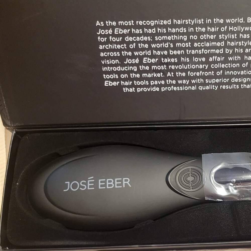 Jose Eber Digital Straightening Brush - Picture 5 of 8